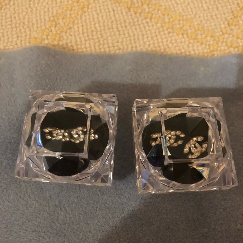 2 pair fashion earrings - Picture 4 of 8